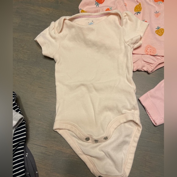 🤱🏼 Infant Girls Bundle | Size 0-3 months - Picture 8 of 15